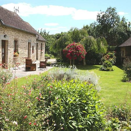 Chambre D'Hote Courtoux Saint-Denis-sur-Sarthon Esterno foto