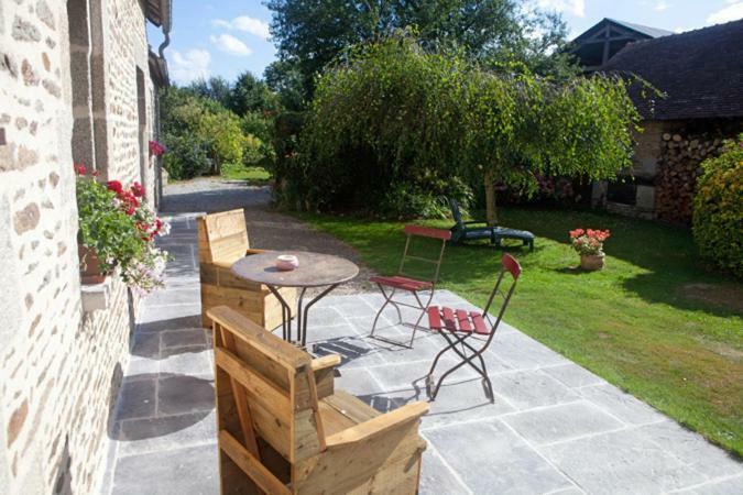 Chambre D'Hote Courtoux Saint-Denis-sur-Sarthon Esterno foto