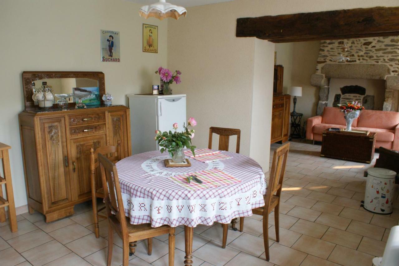 Chambre D'Hote Courtoux Saint-Denis-sur-Sarthon Esterno foto