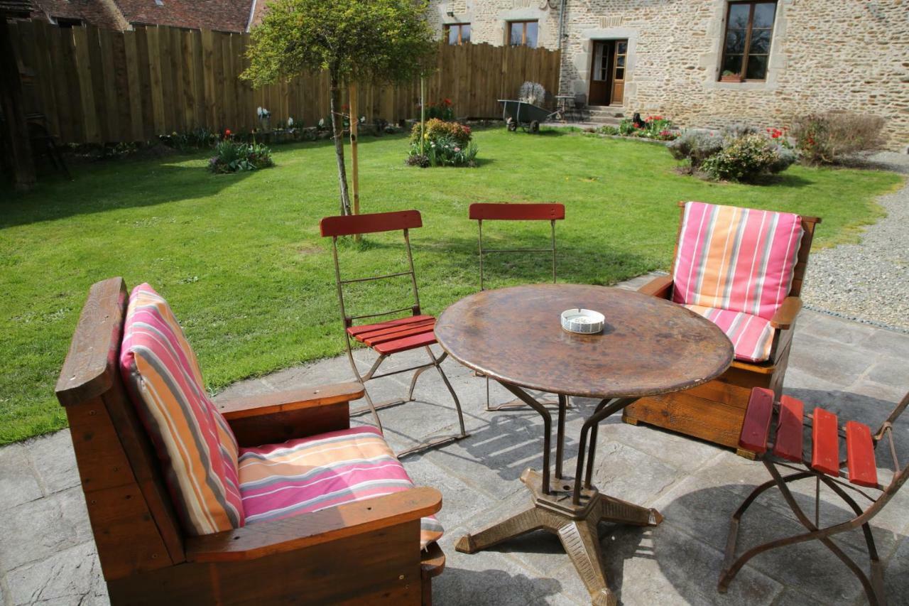 Chambre D'Hote Courtoux Saint-Denis-sur-Sarthon Esterno foto
